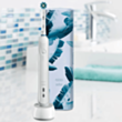 Электрическая зубная щетка Oral-B D16 Pro 750 Белый,синий
